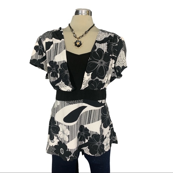 GEORGE Plus White and Black Floral Print Short Sleeves Blouse Size 2X - Picture 3 of 9